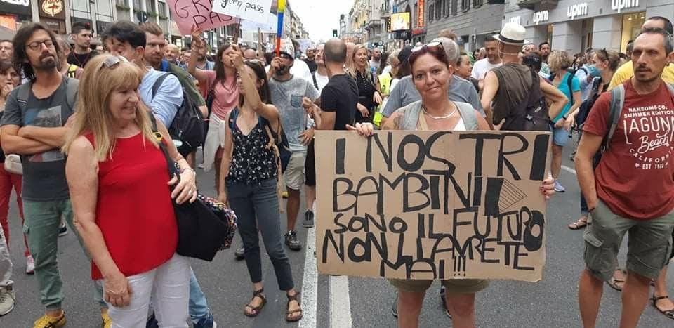 #Nocovidpass. Manifestazione di Rimini